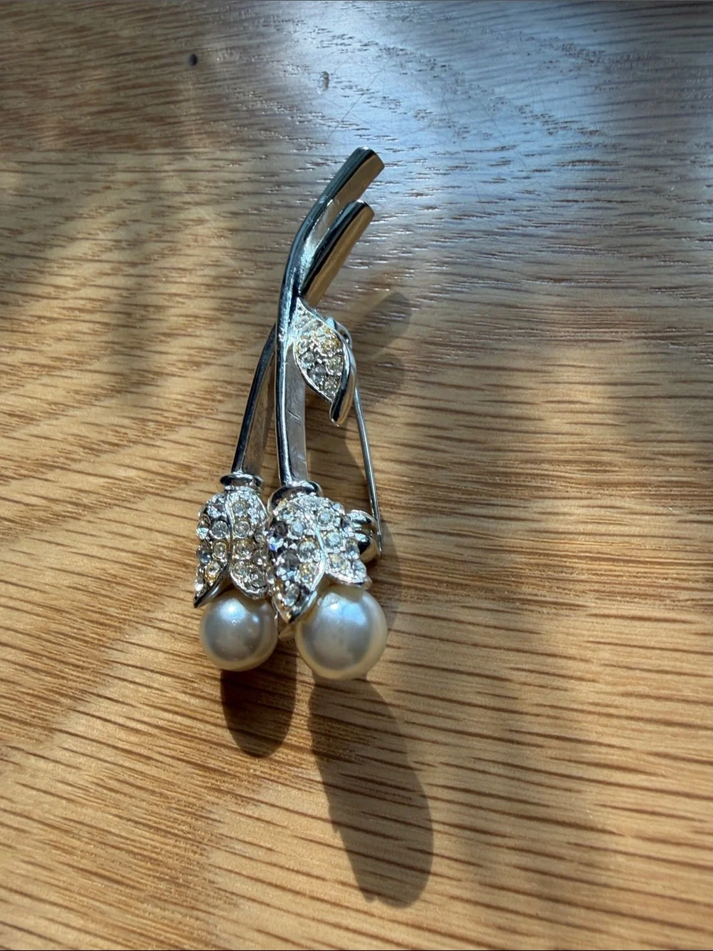 Silver Pearl & Crystal Floral Drop Brooch - Elegant Silver Tone. Tulip